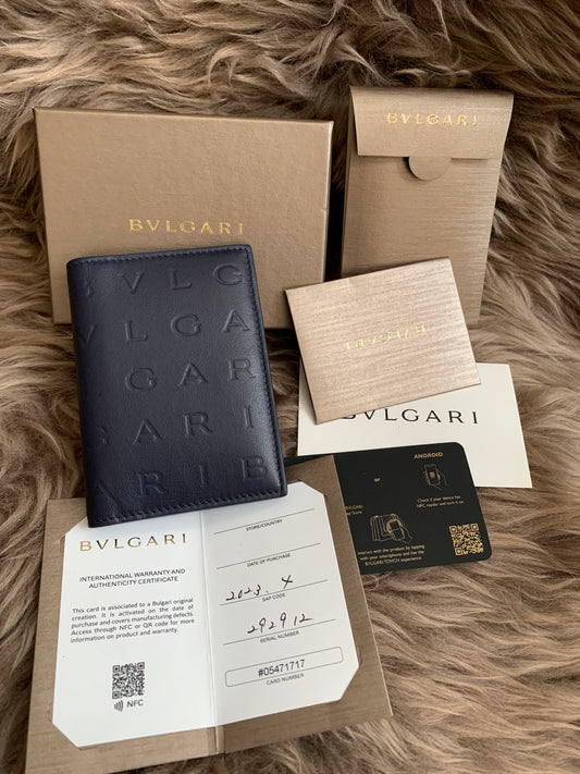 BVLGARI
Logo Infinitum Folded Card Holder in Leather