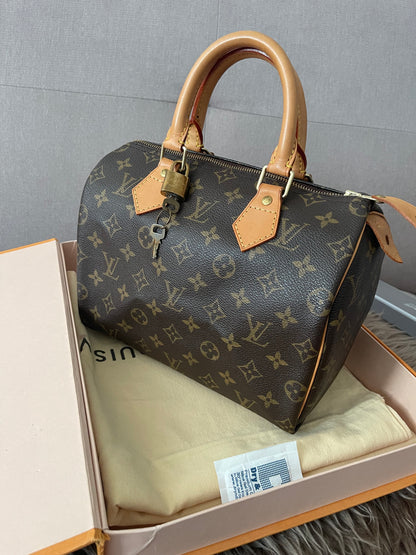 Preloved Authentic Louis Vuitton Speedy 25