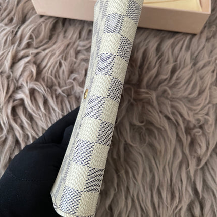 Preloved Authentic Rank B- Louis Vuitton Sarah wallet in the Damier Azur