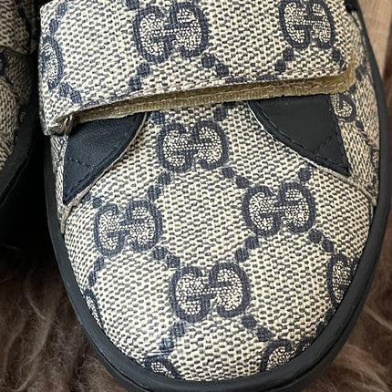 Preloved Authentic Gucci Kids Ace Sneakers (GG Supreme) sz 31