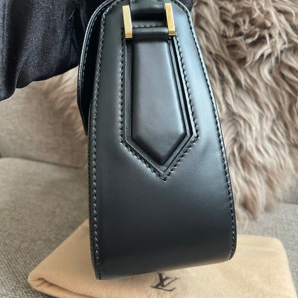 Preloved Authentic Louis Vuitton Epi Buci Crossbody Bag