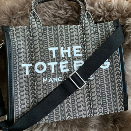 Marc Jacobs
The Medium Tote Bag in Monogram Jacquard