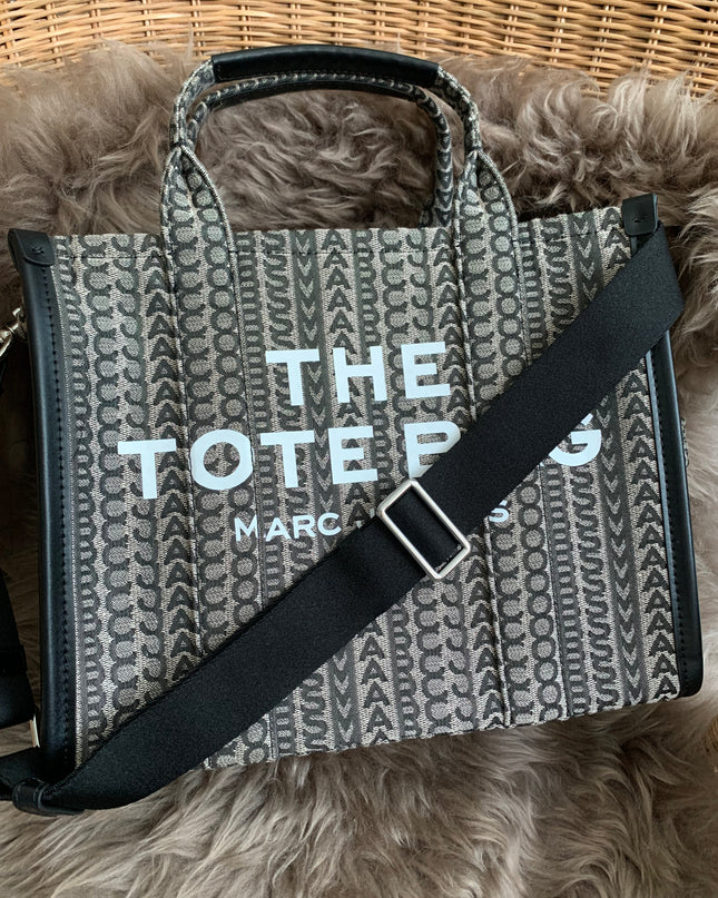 Marc Jacobs
The Medium Tote Bag in Monogram Jacquard