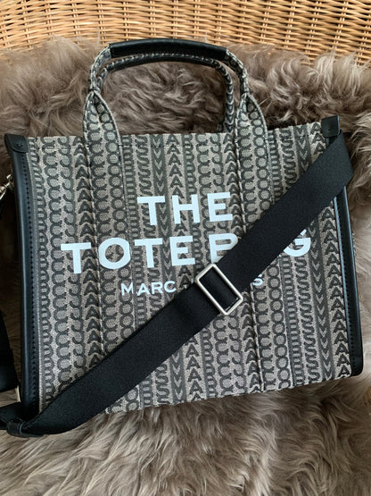 Marc Jacobs
The Medium Tote Bag in Monogram Jacquard