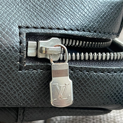 Preloved Authentic Louis Vuitton Taiga Leather Crossbody Bag – Épicéa Green, Silver Hardware