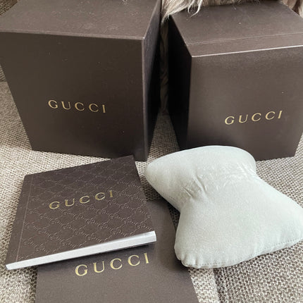 Preloved Authentic Gucci 8600L Ladies Watch — Two-Tone Rose Gold & Silver GG Dial