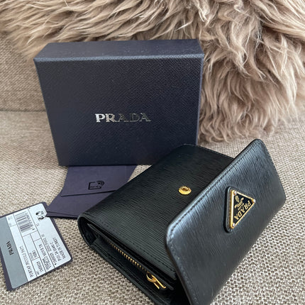 Preloved Authentic Prada Vitello Move Triangle Logo Trifold Wallet – Black
