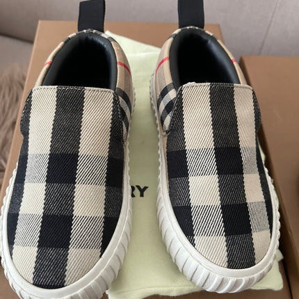 Burberry bundle set kids eur 27-28