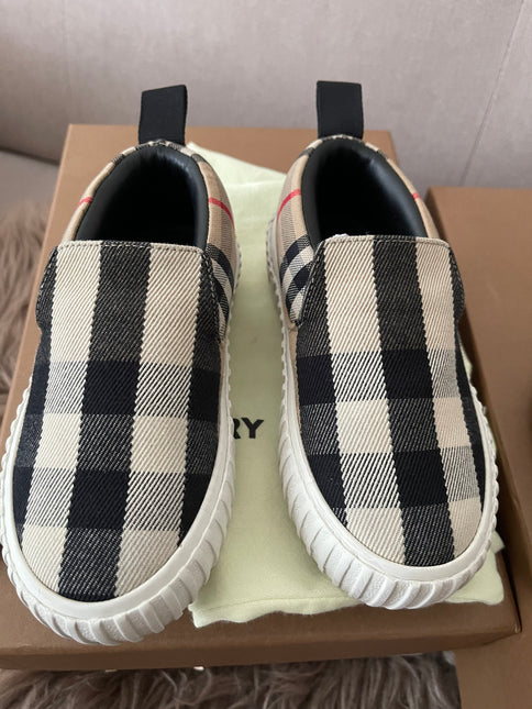 Burberry bundle set kids eur 27-28
