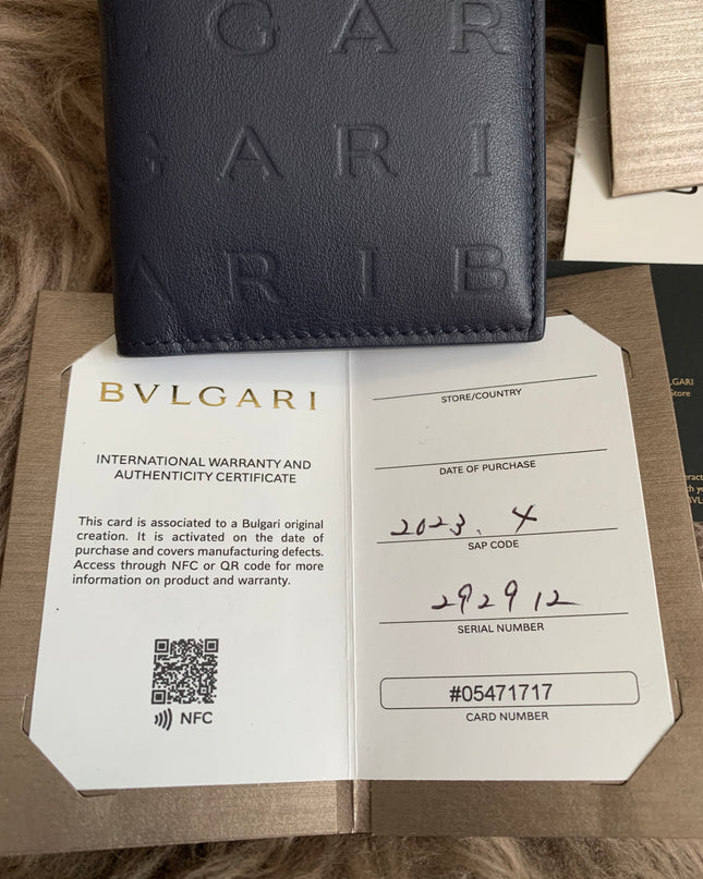BVLGARI
Logo Infinitum Folded Card Holder in Leather