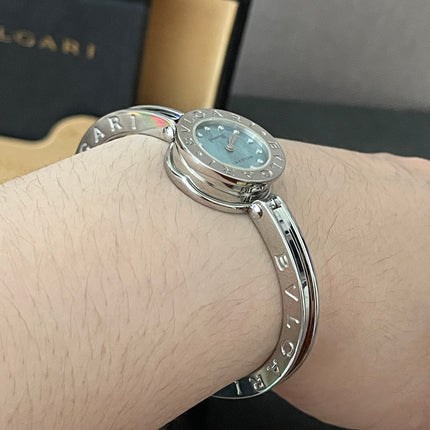 Preloved Authentic Bvlgari B.zero1 Watch 22mm stainless steel case, a blue mother-of-pearl dial with diamond