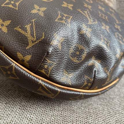 Preloved Authentic Louis Vuitton Croissant MM