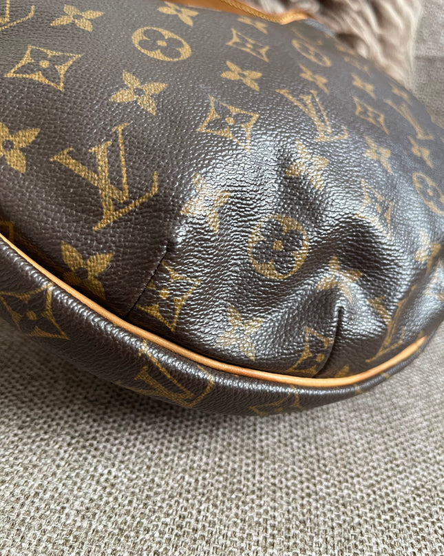 Preloved Authentic Louis Vuitton Croissant MM