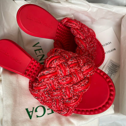 Preloved Bottega Veneta
Dot Mule Sandals in Rope & Nappa Size 38