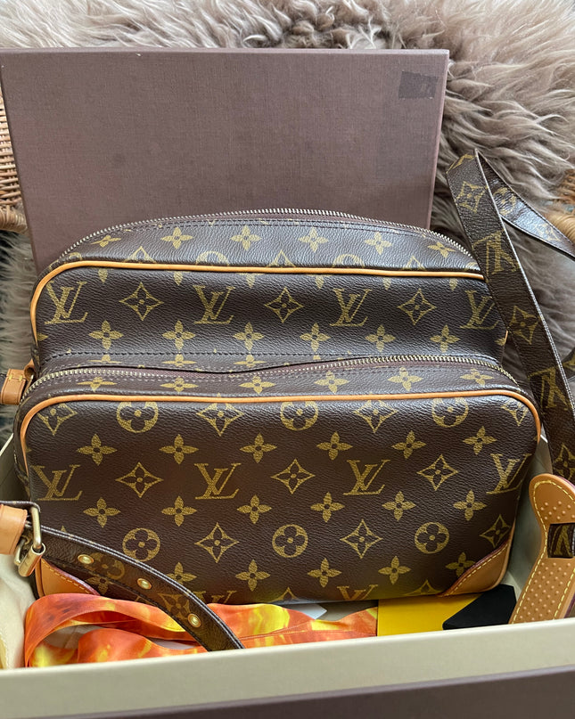 Preloved Louis Vuitton 2005 Nil messenger bag