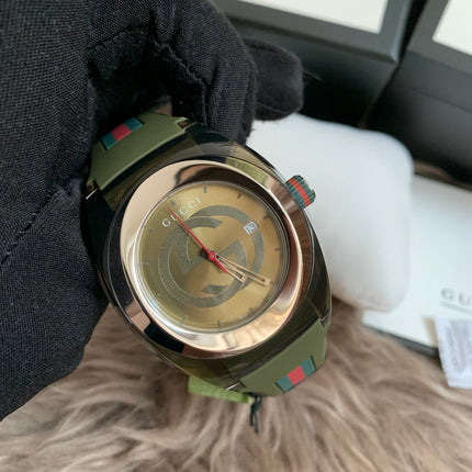Gucci Sync Green Dial and Grey Rubber Strap Unisex Watch 137.1
