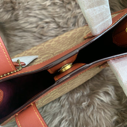 COACH Field Tote in Signature Canvas with Horse & Carriage Print