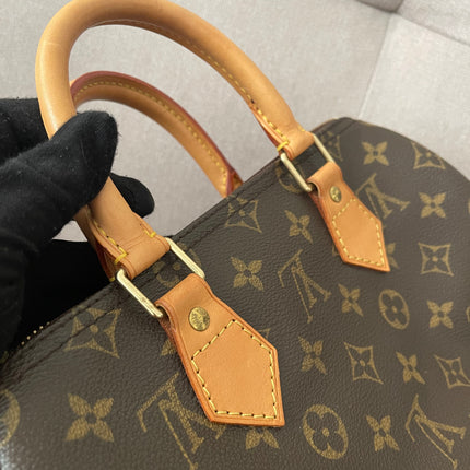 Preloved Authentic Louis Vuitton Speedy 25
