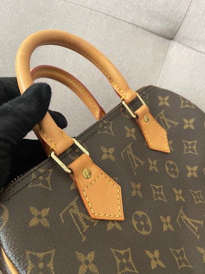 Preloved Authentic Louis Vuitton Speedy 25