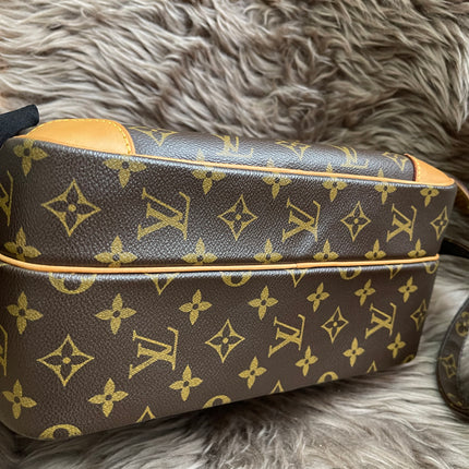 Preloved Louis Vuitton 2005 Nil messenger bag