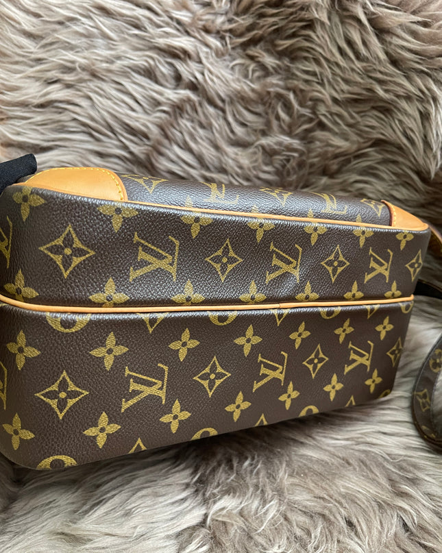 Preloved Louis Vuitton 2005 Nil messenger bag