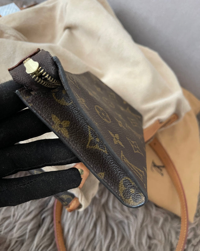 Preloved Authentic Rank B- Louis Vuitton Pre-Owned 2004 GM monogram bucket bag