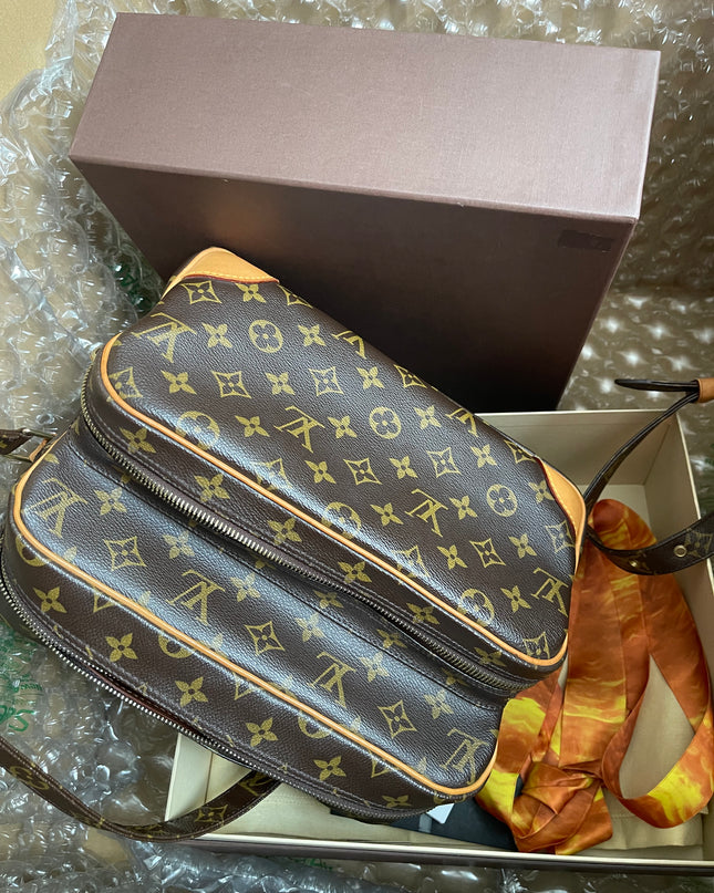 Preloved Louis Vuitton 2005 Nil messenger bag