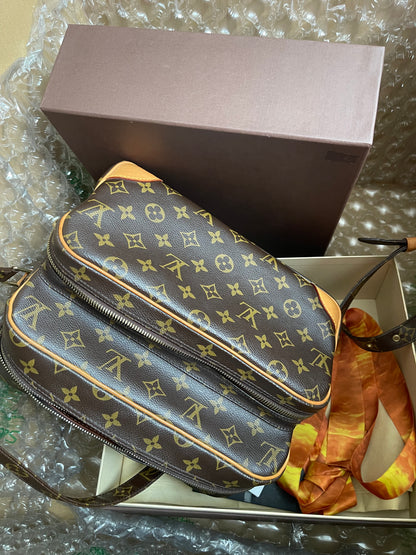 Preloved Louis Vuitton 2005 Nil messenger bag