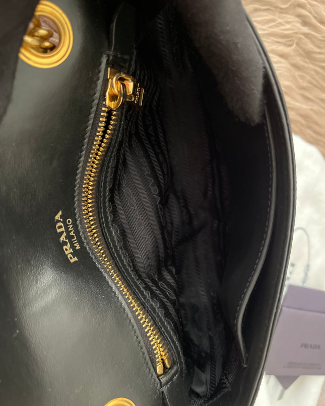 Preloved Authentic Pattina Flap Shoulder Bag Saffiano Leather Small crossbody bag