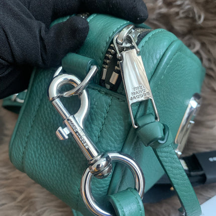 Marc Jacobs The Softshot 21 in cucumber green leather silver-tone hardware