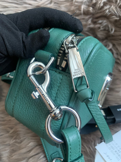 Marc Jacobs The Softshot 21 in cucumber green leather silver-tone hardware