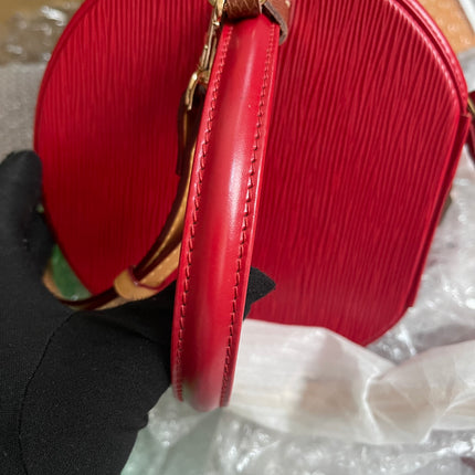 Preloved Louis Vuitton Red Epi Leather Cannes w/provided strap