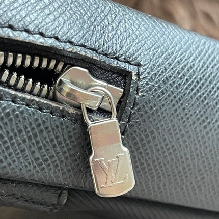 Preloved Authentic Louis Vuitton Taiga Leather Crossbody Bag – Épicéa Green, Silver Hardware