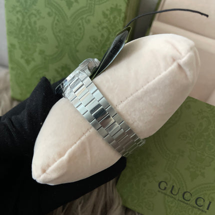 Preloved Authentic unused Gucci G-Timeless bee 32mm stainless steel watch
