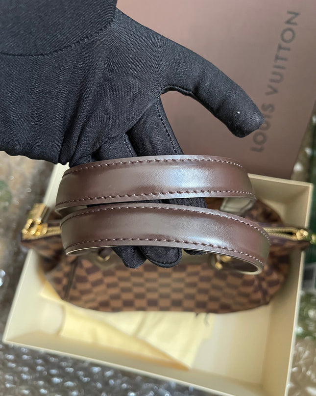 Preloved Louis Vuitton Pre-Owned
2012 Verona PM shoulder bag w/provided strap