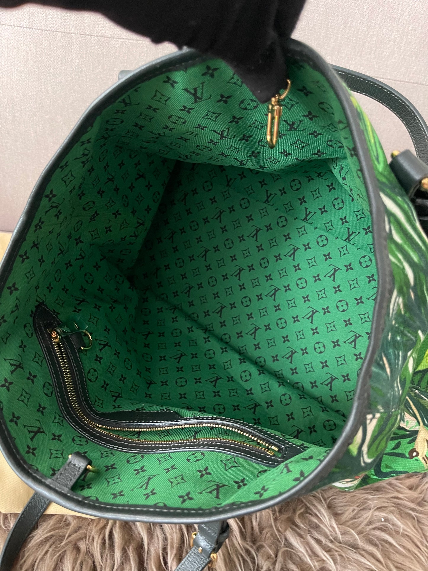 Preloved Authentic Louis Vuitton Ailleurs Adventure Cabas PM ( Limited Edition )