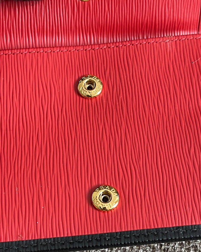 Preloved Authentic Prada Portafoglio Verticale Piccolo Small Vertical Wallet