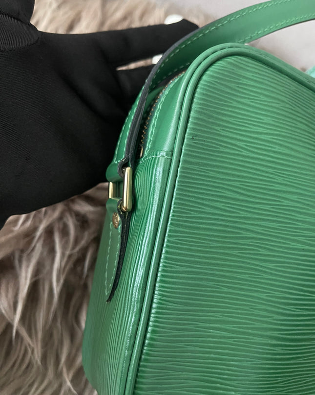 Preloved Authentic  Louis Vuitton Epi Trocadero 27