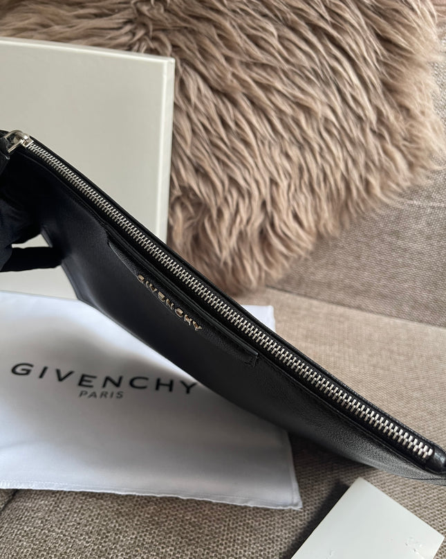 Preloved Authentic Givenchy Antigona Pochette Black Goat Leather