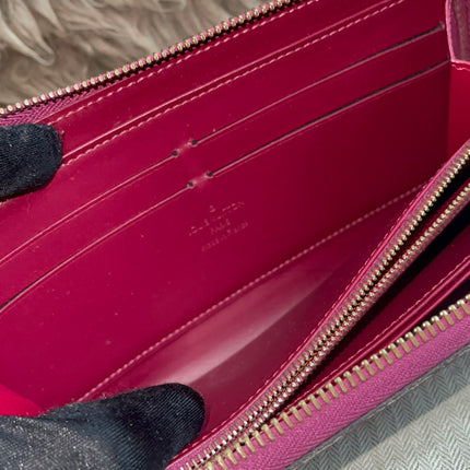 Preloved Authentic Louis Vuitton Vernis Zippy Wallet