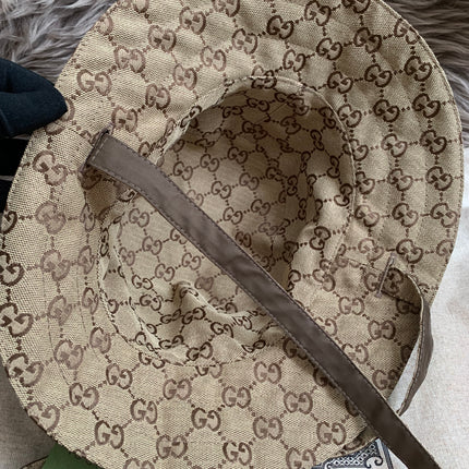 Gucci
Reversible GG & nylon bucket hat