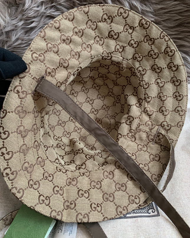 Gucci
Reversible GG & nylon bucket hat