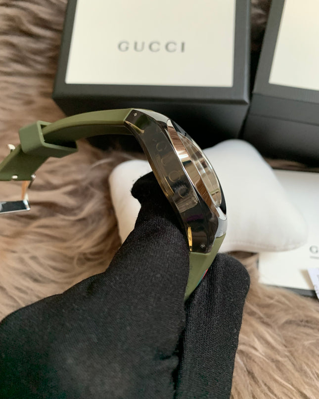 Gucci Sync Green Dial and Grey Rubber Strap Unisex Watch 137.1