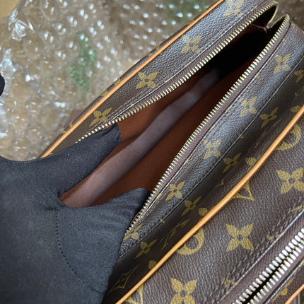Preloved Louis Vuitton 2005 Nil messenger bag