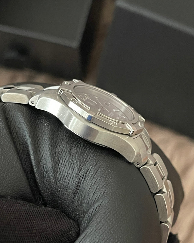 Preloved Authentic Rank A- TAG Heuer 2000 Professional / Exclusive Series Watch