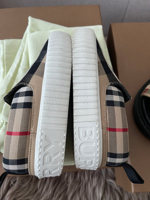 Burberry bundle set kids eur 27-28