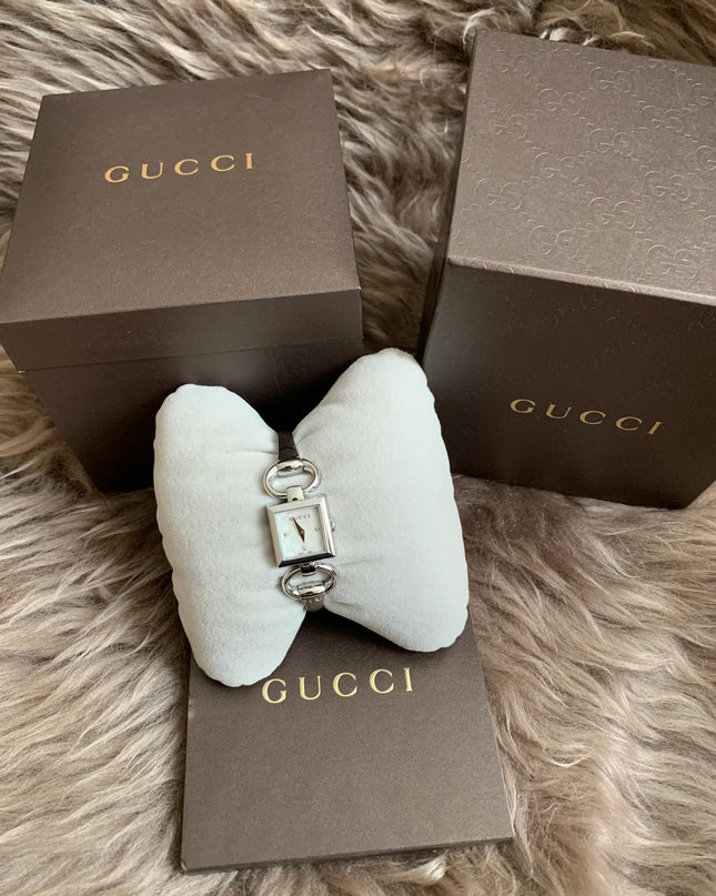 Gucci Tornavoni Women's Watch, 0.7 inch (18 mm), Quartz, White Pearl YA120517
