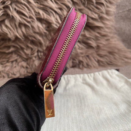 Preloved Authentic Louis Vuitton Vernis Zippy Wallet
