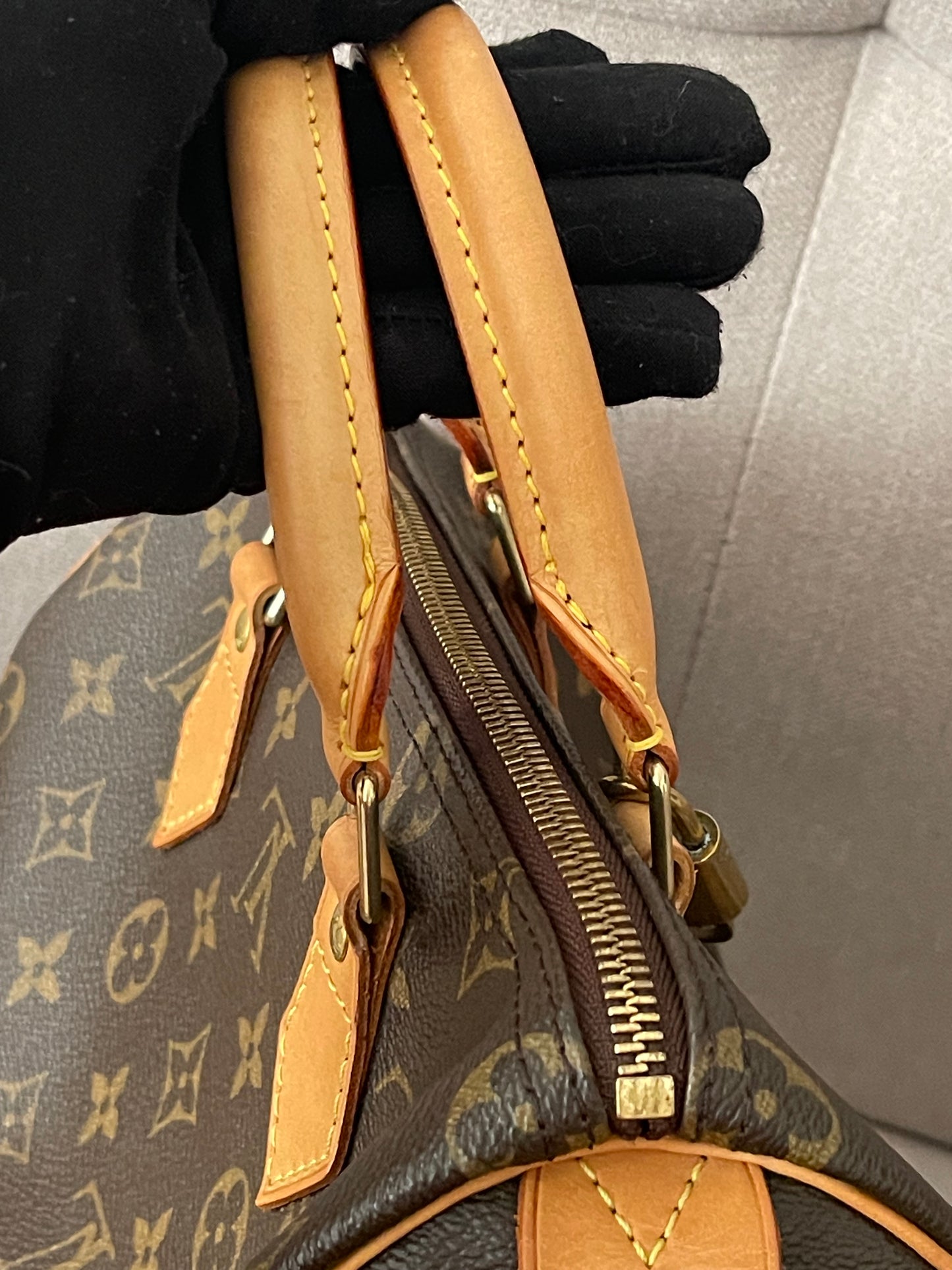 Preloved Authentic Louis Vuitton Speedy 25