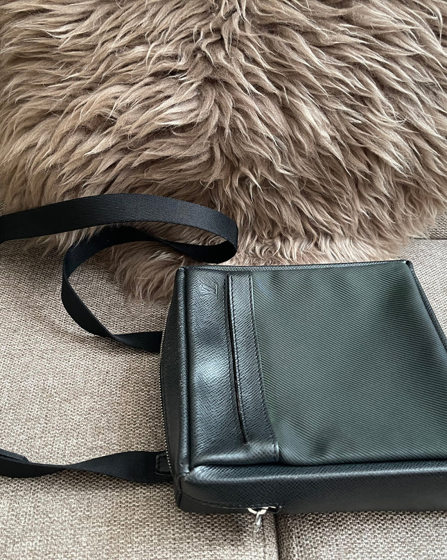Preloved Authentic Louis Vuitton Taiga Leather Crossbody Bag – Épicéa Green, Silver Hardware